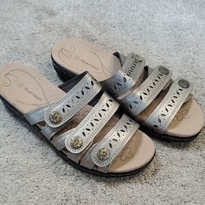 Hueneph Women's Bronze Strap Slide On Sandals. EUC. Size 9